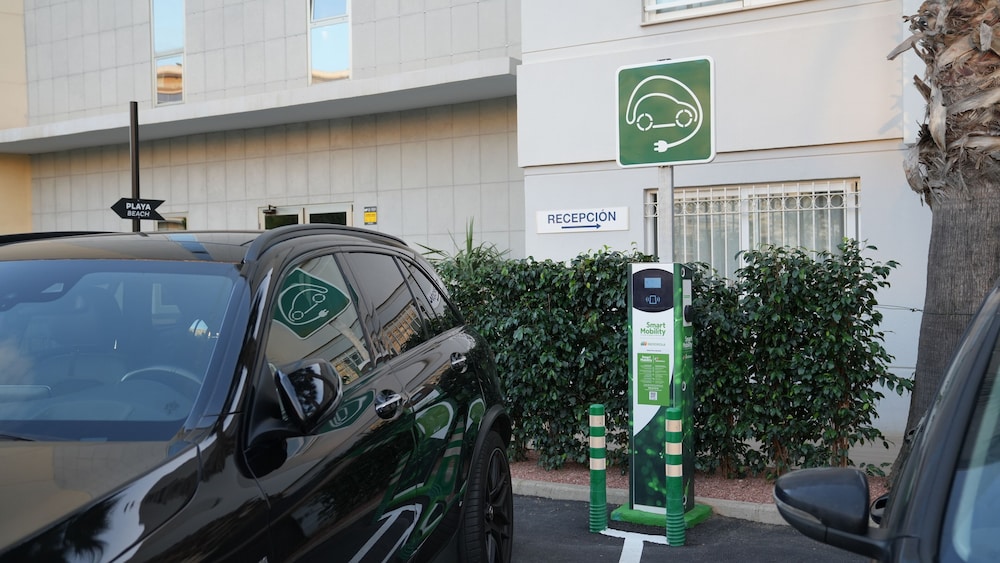 Electric vehicle charging station