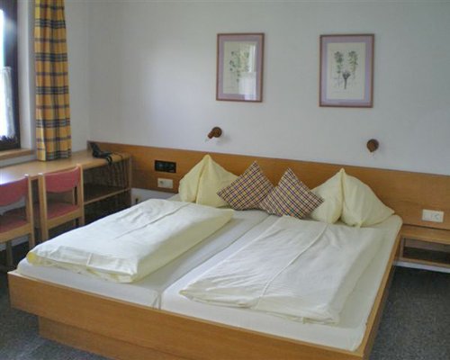 C204I02L.jpg