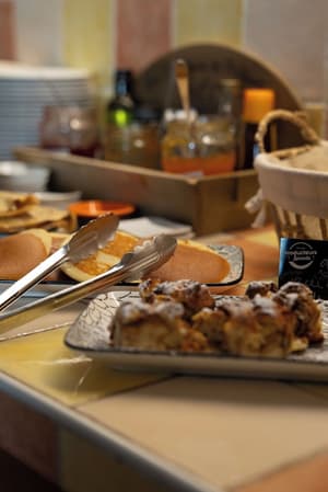 thumbnail: Breakfast buffet
