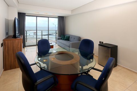 Master Suite Meeting Space