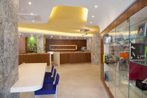 thumbnail: Bar (on property)