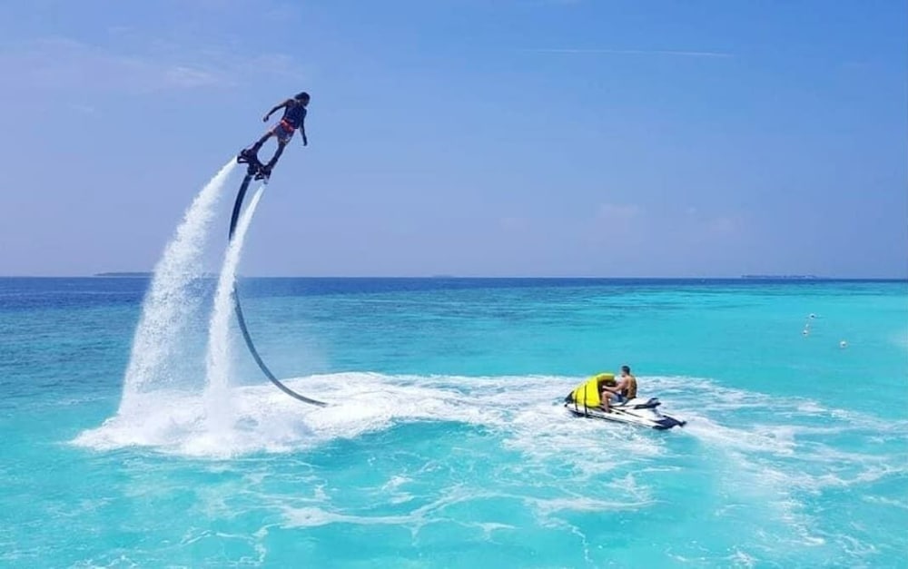 Surfing/boogie boarding