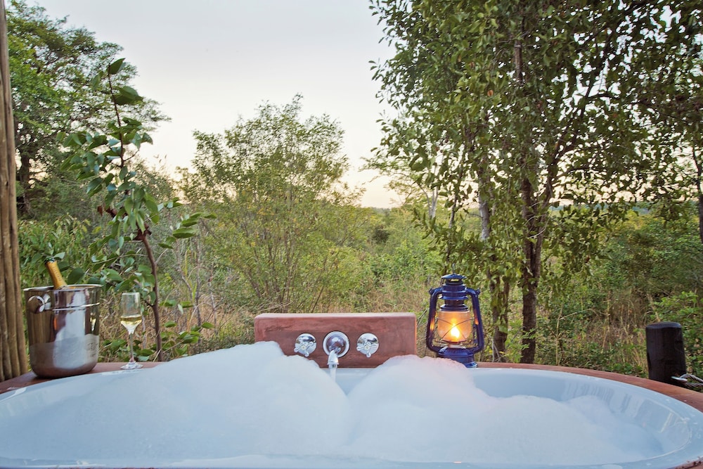 Private spa tub