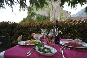 thumbnail: Outdoor dining