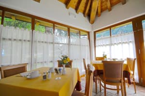 thumbnail: Breakfast area