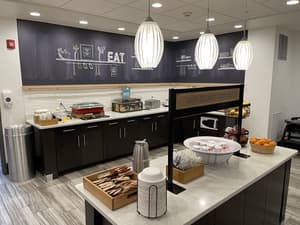 thumbnail: Breakfast area