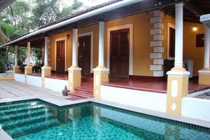 thumbnail: Outdoor pool