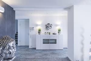 thumbnail: Interior entrance