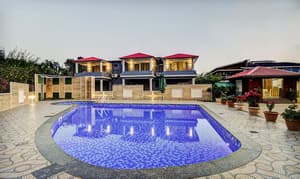 thumbnail: Pool