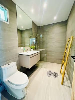thumbnail: Bathroom