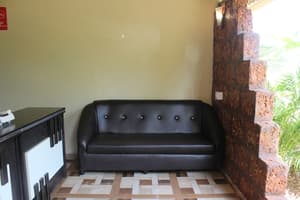 thumbnail: Lobby sitting area