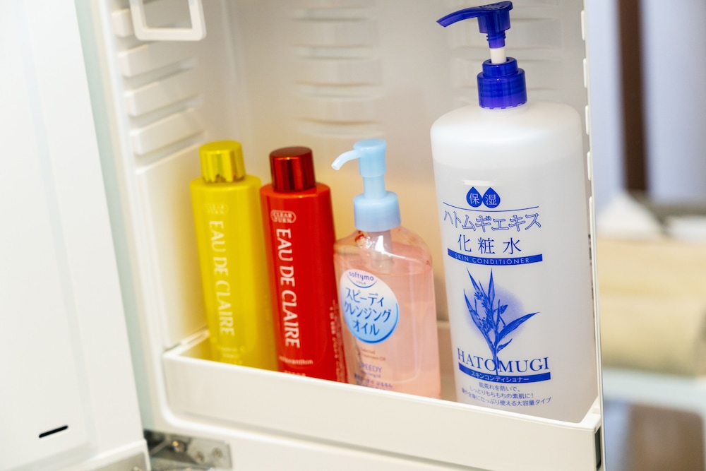 Bathroom amenities