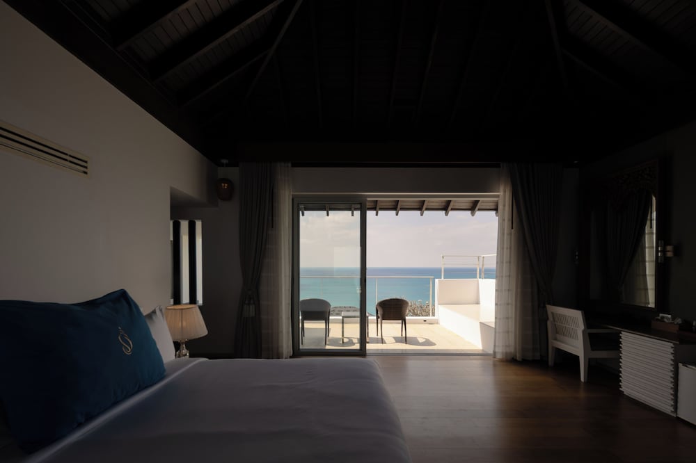 Beach/ocean view