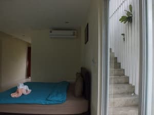 thumbnail: Exterior