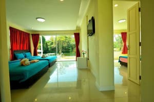 thumbnail: Exterior
