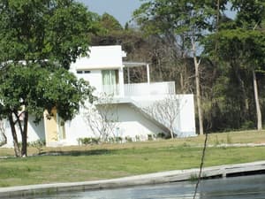 thumbnail: Front of property