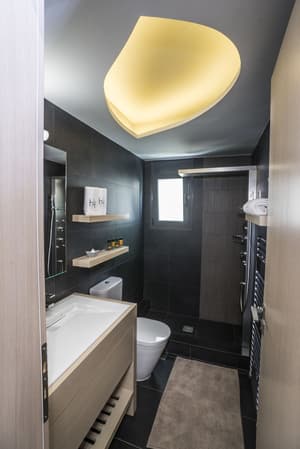 thumbnail: In-room dining