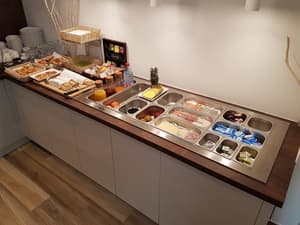 thumbnail: Breakfast area