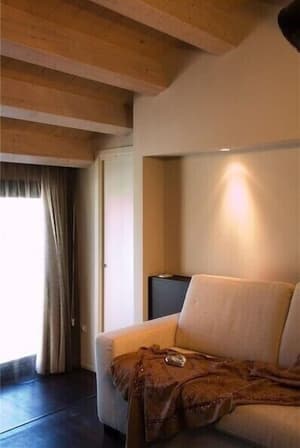 thumbnail: Room amenity