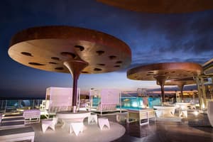 thumbnail: Bar (on property)