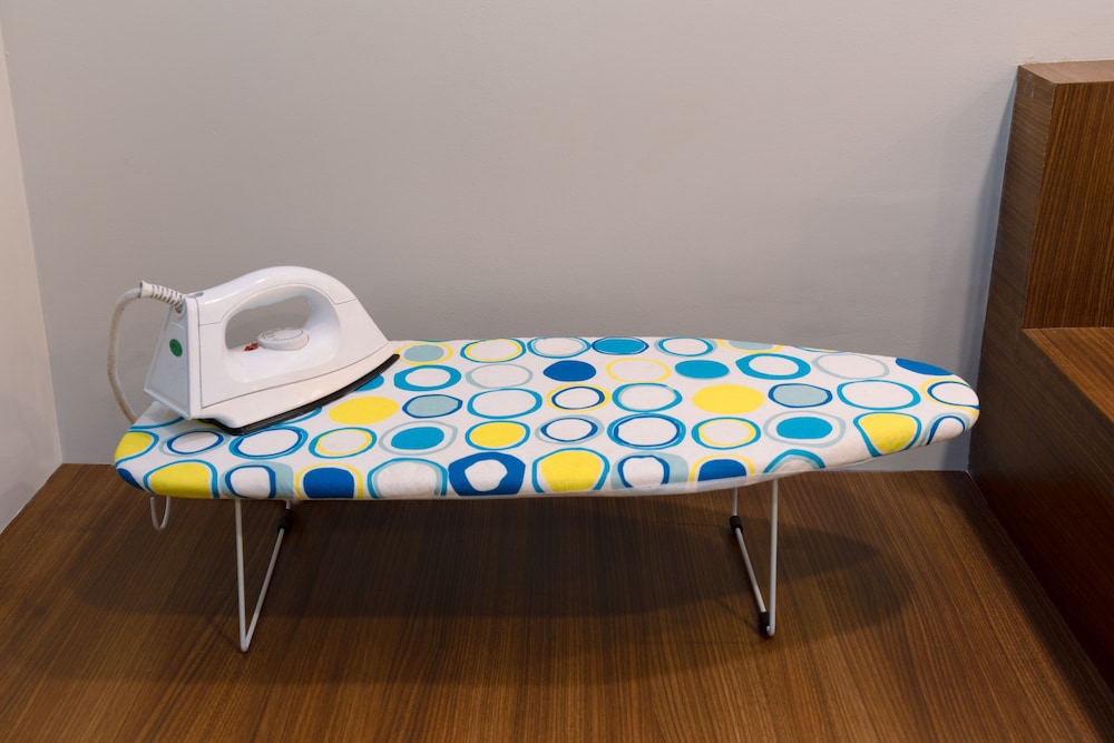 Iron/ironing board