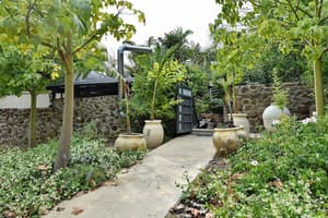 thumbnail: Interior entrance