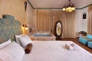 thumbnail: Jetted tub