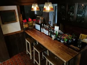 thumbnail: Bar (on property)