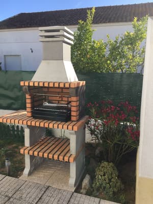 thumbnail: BBQ/picnic area