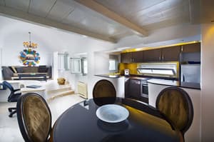 thumbnail: In-room dining