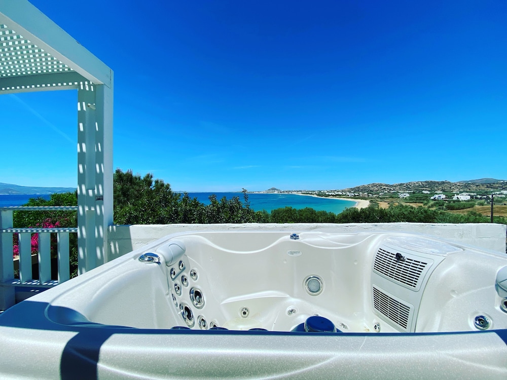 Private spa tub