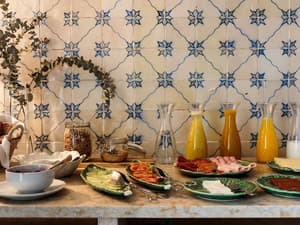 thumbnail: Breakfast area