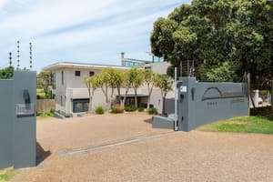 thumbnail: Property entrance