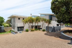 thumbnail: Property entrance
