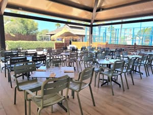 thumbnail: Food court