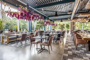 thumbnail: Restaurant