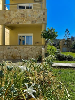 thumbnail: Front of property
