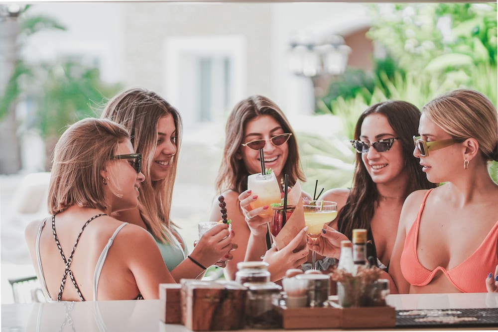 Poolside bar