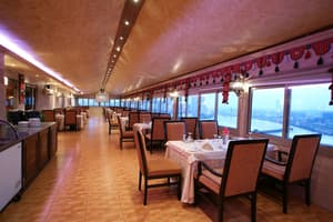 thumbnail: Restaurant