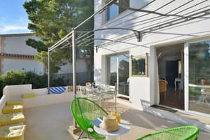 thumbnail: Front of property