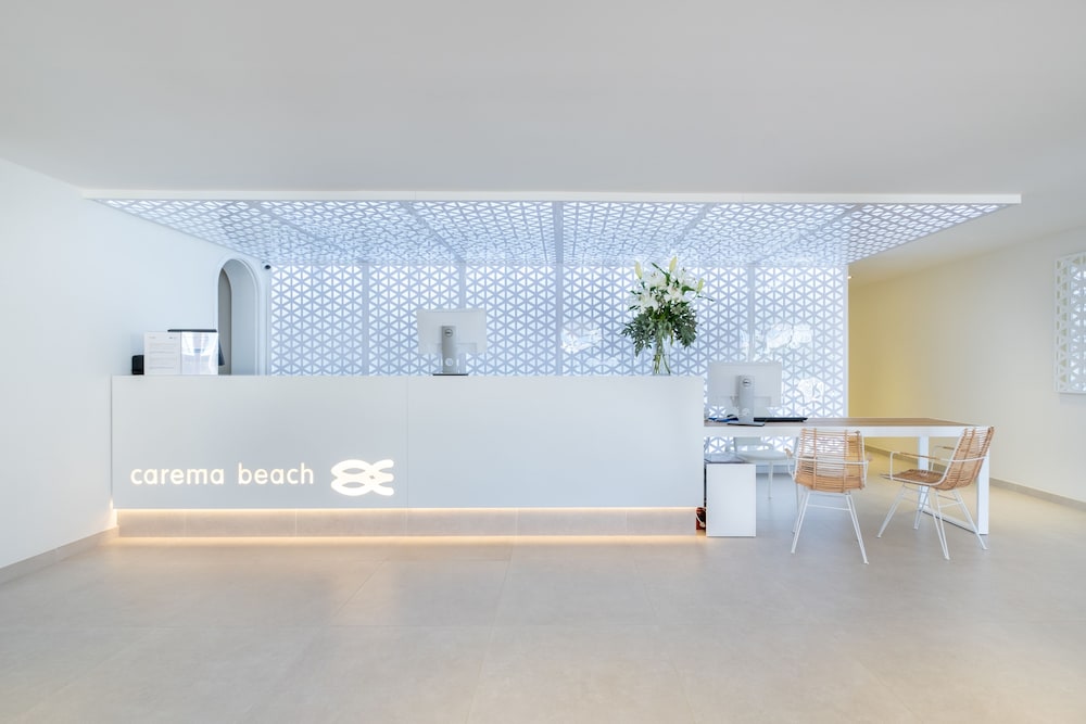 Concierge desk