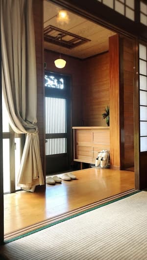 thumbnail: Interior entrance
