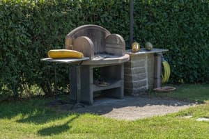 thumbnail: BBQ/picnic area