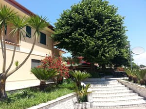 thumbnail: Exterior