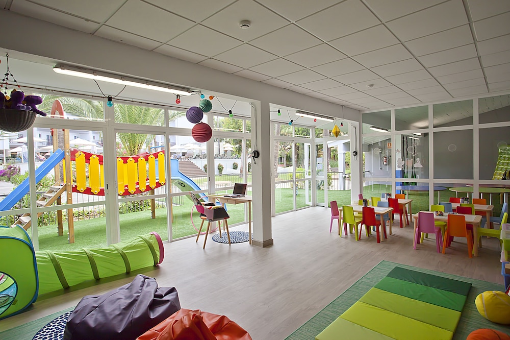 Children's play area - indoor