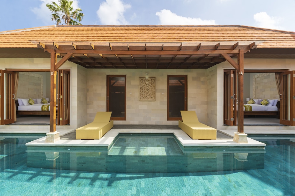 Private pool