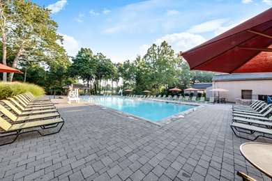 Pool,On-Site,Outdoor/Exterior,Property Amenity,Recreation