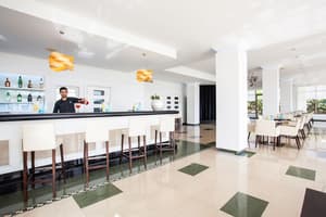 thumbnail: Bar (on property)