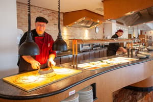 thumbnail: Restaurant