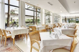 thumbnail: Restaurant